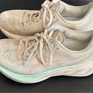 ASICS Women's Athletic Shoes Novablast 9.5